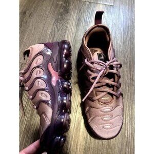 Womens Nike Airmax Vapor Max sneakers size 7.5